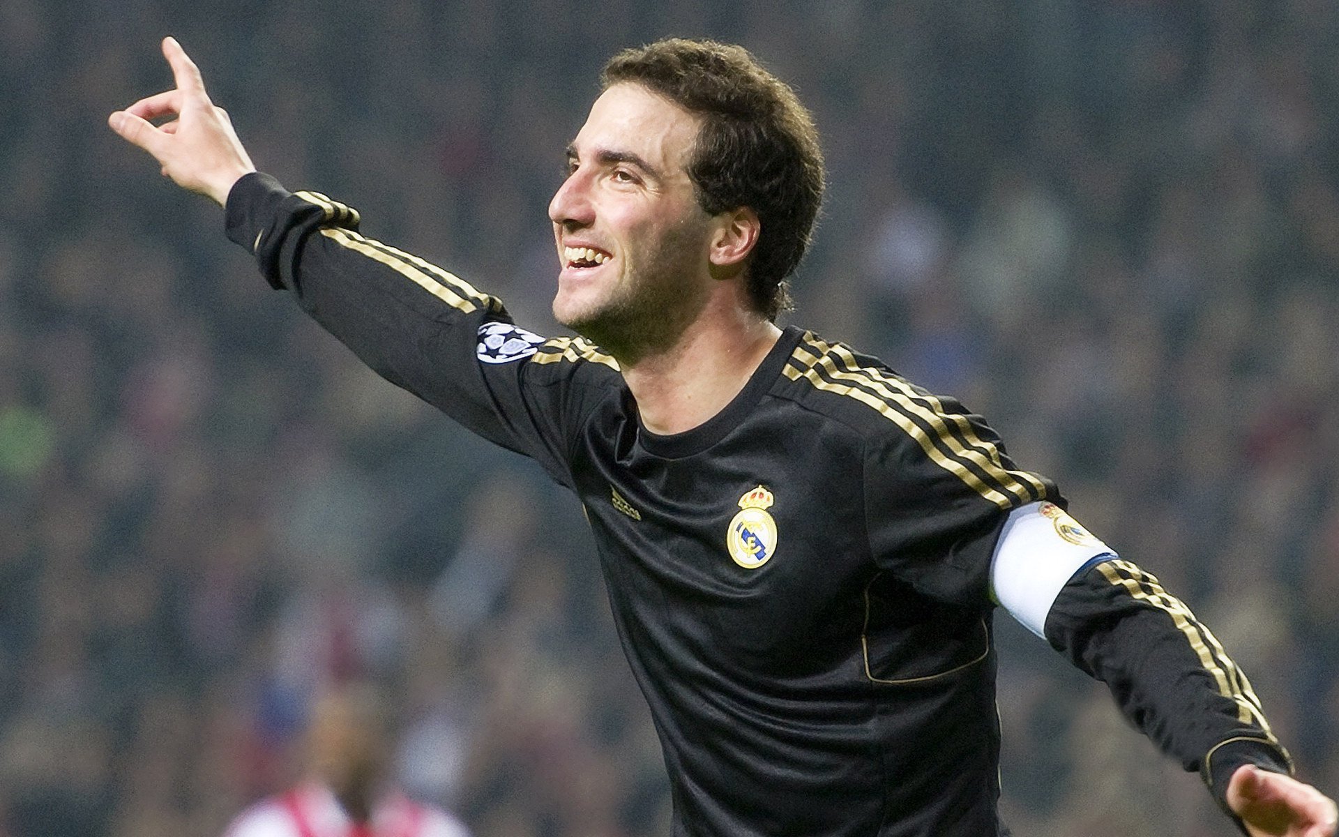 浙江雄狮注重节奏变化打出多段高潮,浙江雄狮服务队